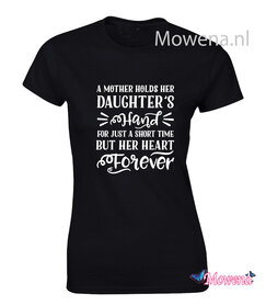 Dames A mother holds hear daughter's hand LFD022