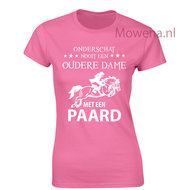 onderschat nooit een oudere dame op een paard ptd0103 